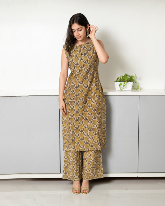 Tulip Print Kurtha | Traditional Indian Clothing